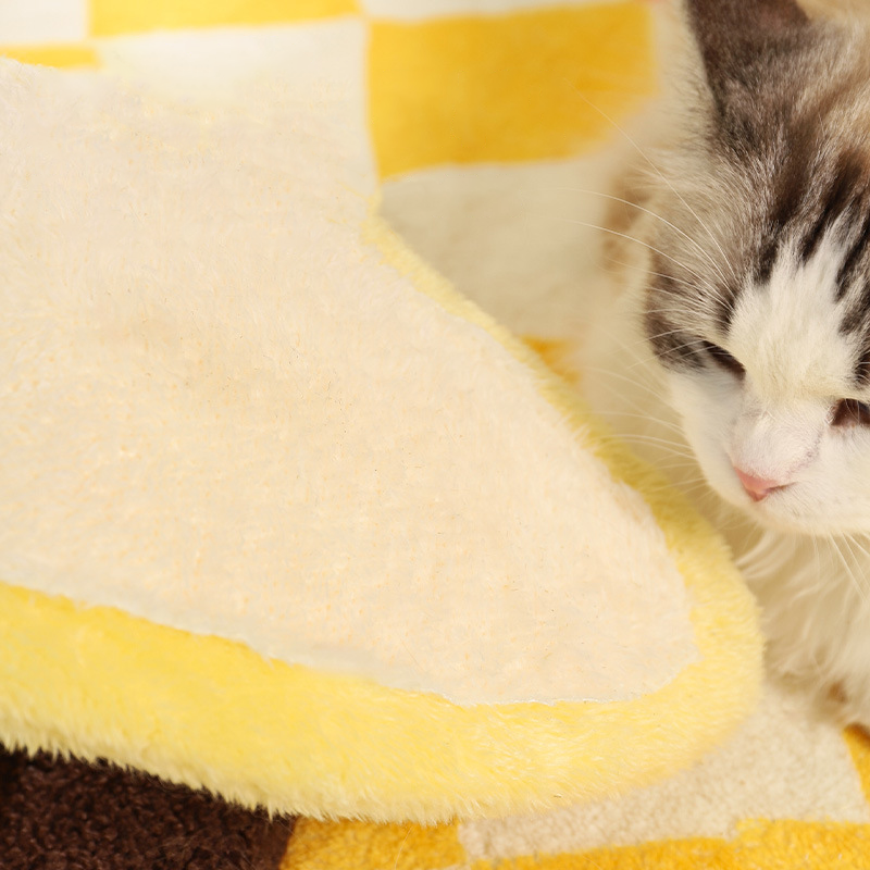 Banana Cat Scratcher